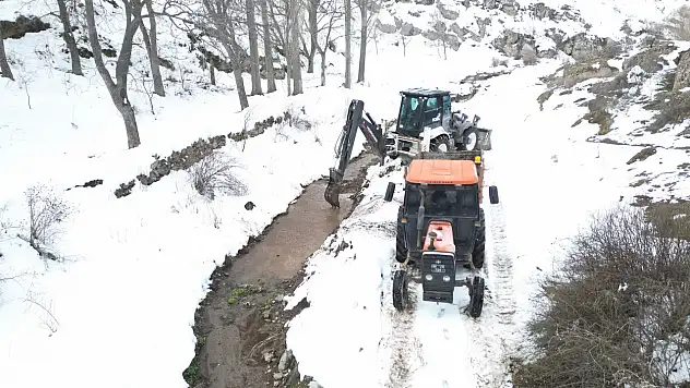 Kayseri'de sulama kanalları temizlendi