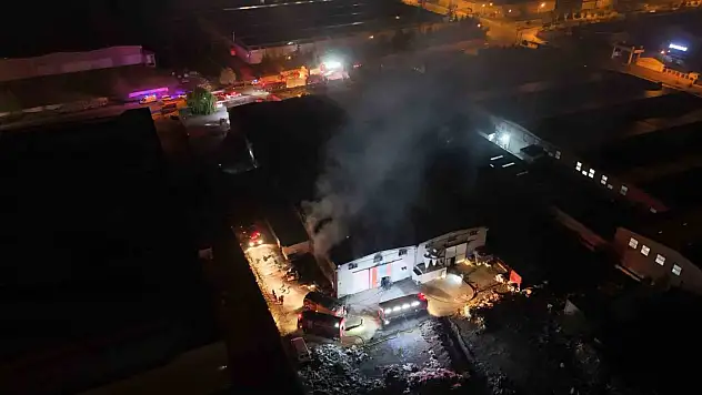Kayseri'de 3 hangarlı fabrikada yangın!