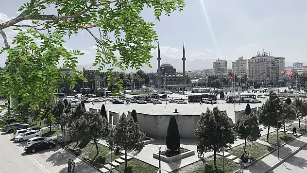Kayseri'de tam hasat zamanı... - Dalda bir tane kalmadı!
