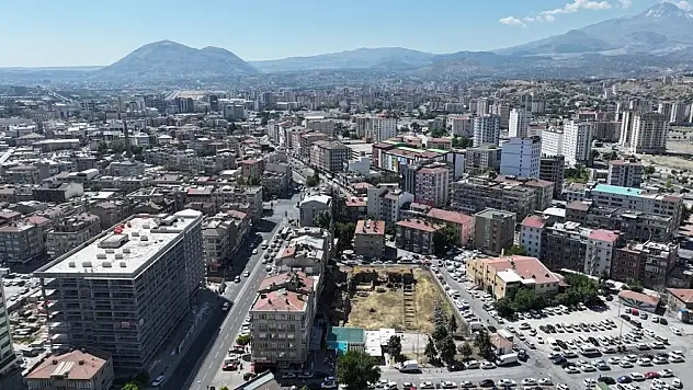 Kayseri'de tarih yeniden yazılıyor! 8 Asırlık medrese ne olacak?