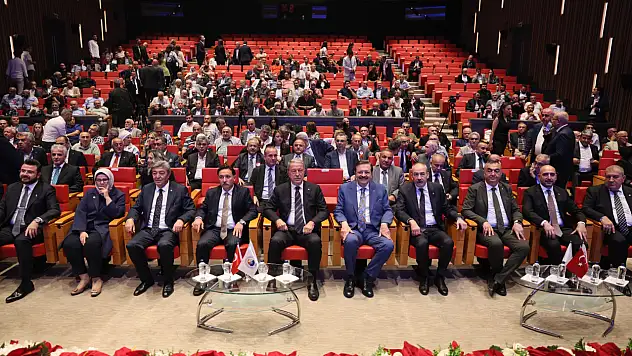 Kayseri'de tarihi buluşma: Akar'dan birlik, Hisarcıklıoğlu'ndan Çin çıkışı!