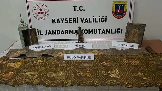 Kayseri'de tarihi eser kaçakçılığı operasyonu - Çok sayıda materyal ele geçirildi