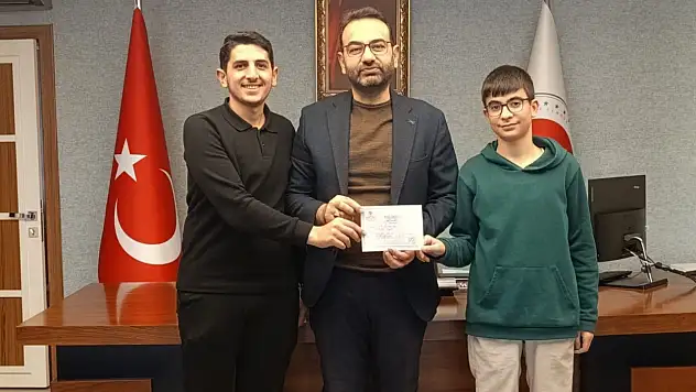 Kayseri'de Taşçıoğlu Kur'an Kursu öğrencilerinden anlamlı hareket!