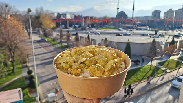 Kayseri'de tavuklu pilav el değiştirdi! Fiyatı değişmedi