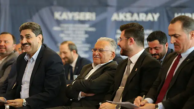 Kayseri'de tebrik mesajları peş peşe geliyor: Erciyes'in başarısı bir kez daha tescillendi!