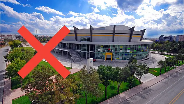 Kayseri'de tepki çeken konsere Büyükşehir'den tadilat engeli: Salon kapandı!