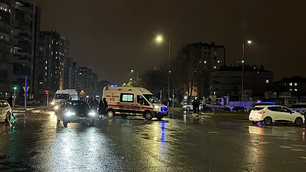 Kayseri'de Tofaş'ın kağıt gibi ezildiği kazada yaralı yok!