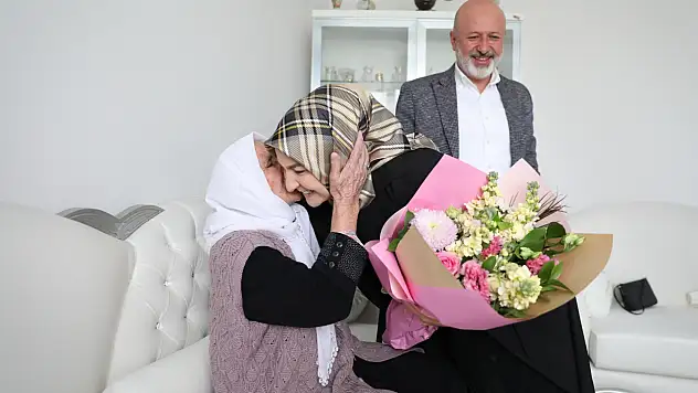 Kayseri'de torununun torununu gören Şemsi teyzeye anlamlı sürpriz!