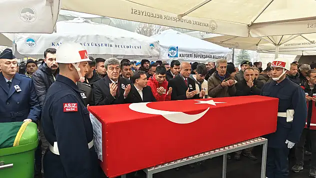 Kayseri'de trafik kazasında hayatını kaybeden Kıbrıs Gazisi toprağa verildi
