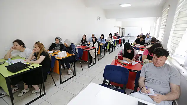 Kayseri'de ücretsiz KPSS kursu tam not!