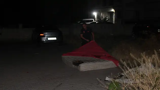 Kızılay mobil mutfaklarıyla deprem bölgesinde...