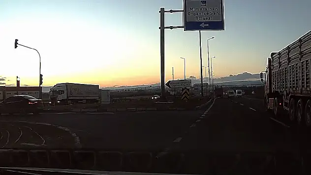 Kayseri'de vatandaş kaydetti – Mimarsinan OSB girişinde tehlikeli ihlal!