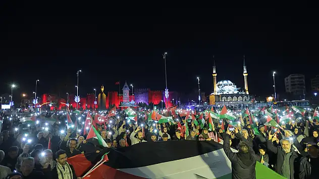 Kayseri'de vatandaşlar Filistin için bir araya geldi!