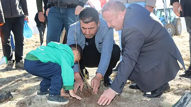 Kayseri'de Yakup Çalık için fidanlar toprakla buluştu