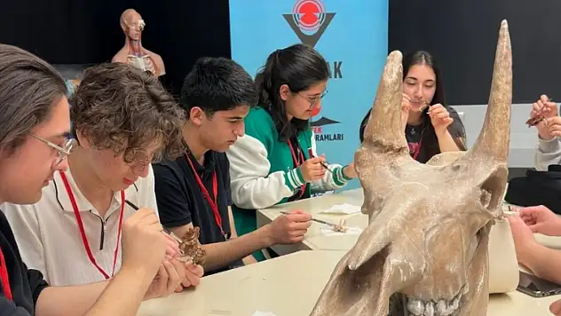 Kayseri'de yapay zeka ve robotik eğitimi büyük ilgi gördü
