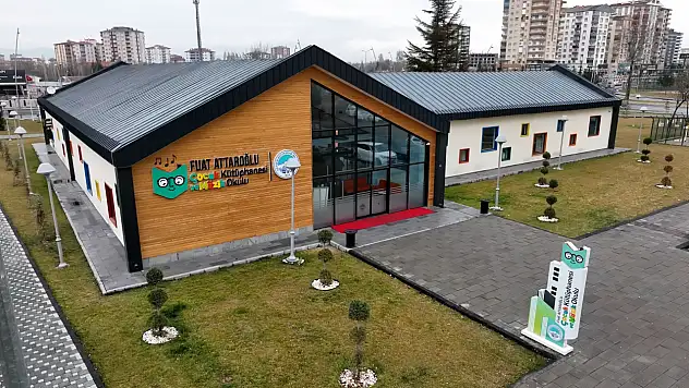 Kayseri'de yarıyıl tatili neşesi: Çocuklar kütüphanede eğlendi