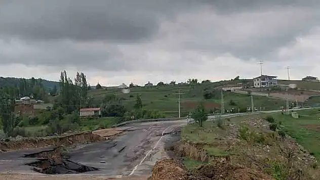 Yağış nedeniyle Yaşar Karayel Viyadüğü'nde çökme meydana geldi