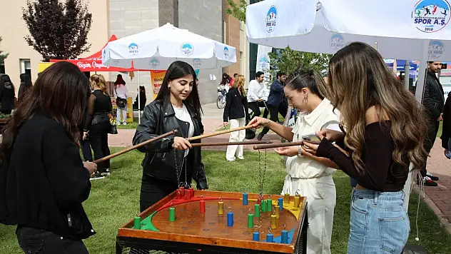 Kayseri'de yeni öğrenciler için kampüste hareketli gün!
