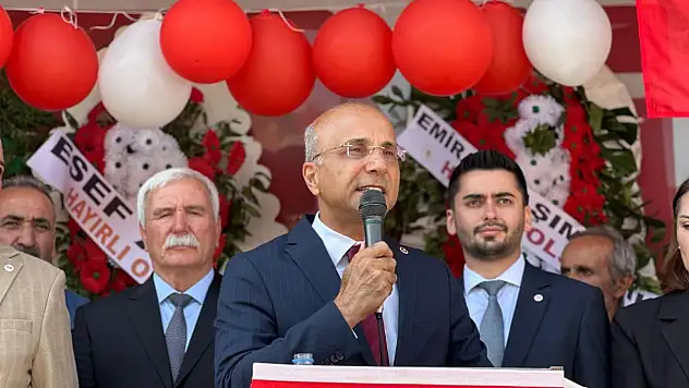 Kayseri'de YENİ Parti'den dikkat çeken açılış: Aşkın Genç mesajı verdi