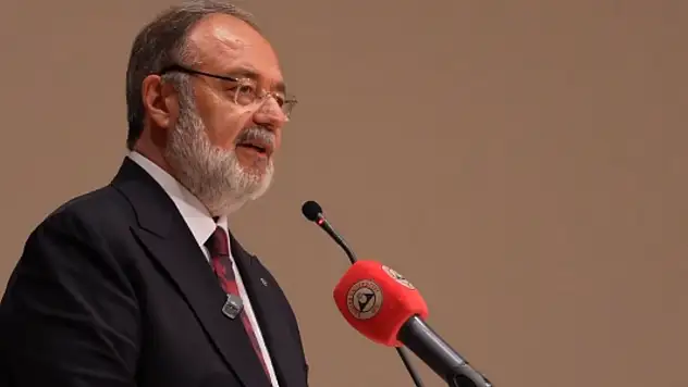 Kayseri'de yoğun katılımlı konferans: Kürsüde Mehmet Görmez vardı