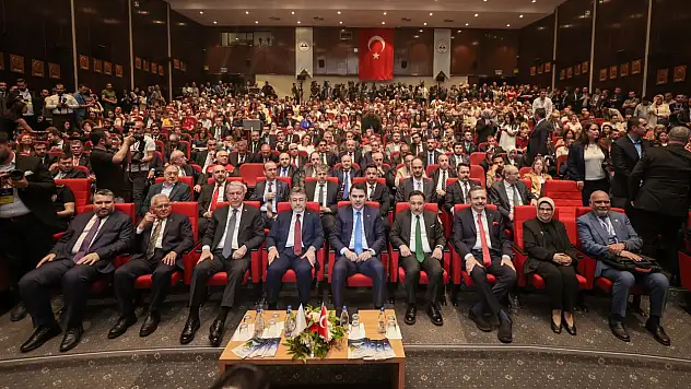 Kayseri'de yoğun trafik! Bakanlar, vekiller ve iş dünyası Erciyes'te buluştu