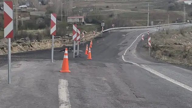 Kayseri'de yol çöktü! Yol çift yönlü kapatıldı
