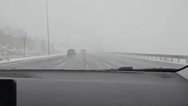 Kayseri'de yüksek kesimlerde kar yağışı sürüyor – Yolların son durumu açıklandı!