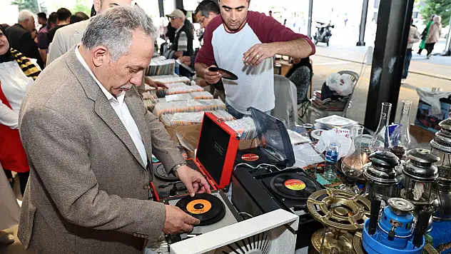 Kayseri'de zamanın tozu bu pazar Talas'ta siliniyor