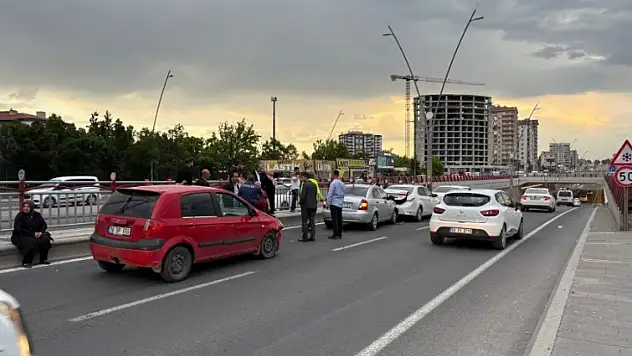 Kayseri'de zincirleme trafik kazası: 4 yaralı!