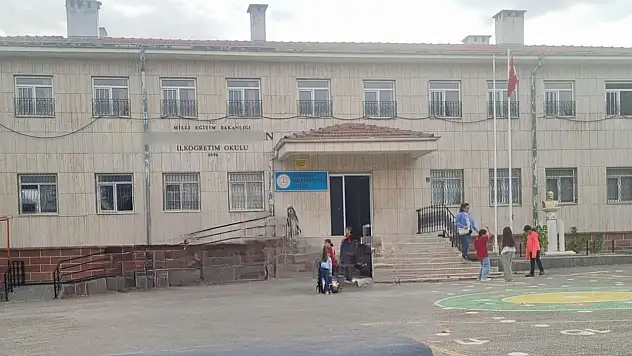 Kayseri'deki bu okulda ne elektrik var ne su!