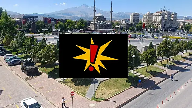 Kayseri'deki bu reklam çok konuşulur: Görenler telefona sarıldı, parça bir anda dillere dolandı!