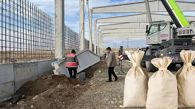 Kayseri'deki fabrika kuruluyor: Başkandan yerinde inceleme!