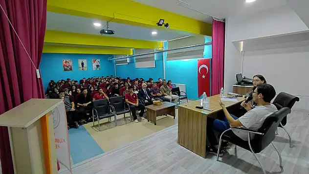 Kayseri'deki öğrenciler hekimlik mesleğini yakından tanıdı