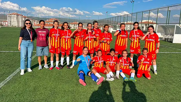 Kayseri'den ANALİG'de çifte başarı