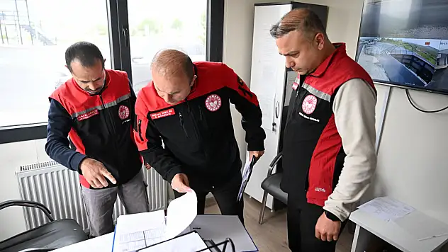 Kayseri'den geçişlerde sıkı denetim: İl Müdürü Saklav'dan bayram öncesi pazar mesaisi!