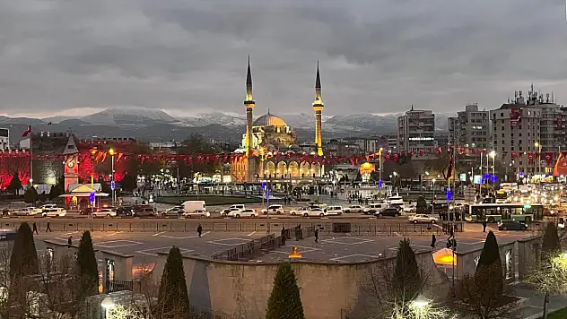 Kayseri'den kısa kısa: Bıçaklı yaralama, Miting, Millet Bahçesi, Katlı Kavşak, Kayserispor…