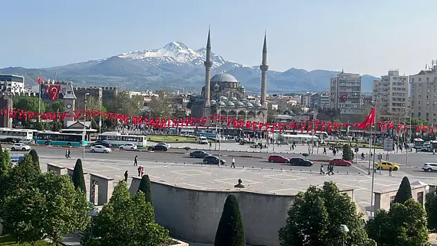 Kayseri'den kısa kısa - Dolandırıcılık, Siyasi deprem, Ahmet Çınar, Kayserispor..