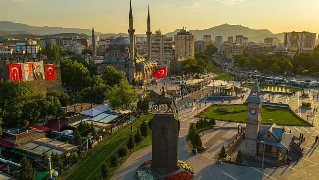 Kayseri'den kısa kısa: Kuyumcu, Cinayet, Aşkın Genç, Eleman Krizi, Uçuş, Kayserispor…