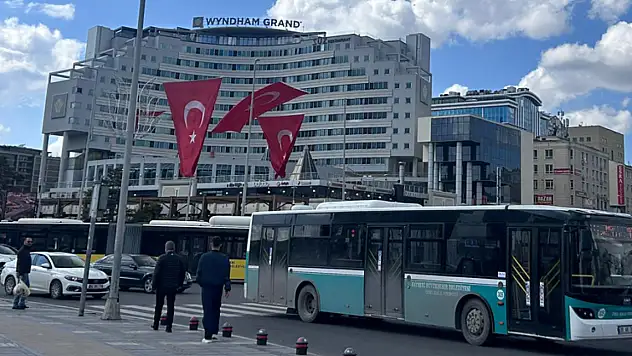 Kayseri'den Kısa Kısa: Ulaşım Zammı, APP Plaka, Engelli Üretimi, Sanayi Ziyareti, Kayserispor…