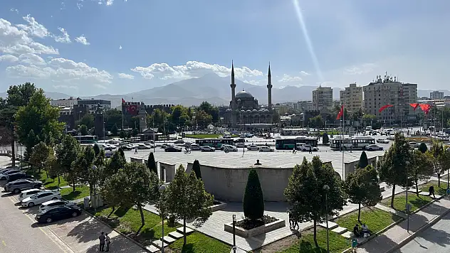 Kayseri'den kısa kısa: Yangın, Baki Ersoy, Otobüs seferleri, MÜSİAD...