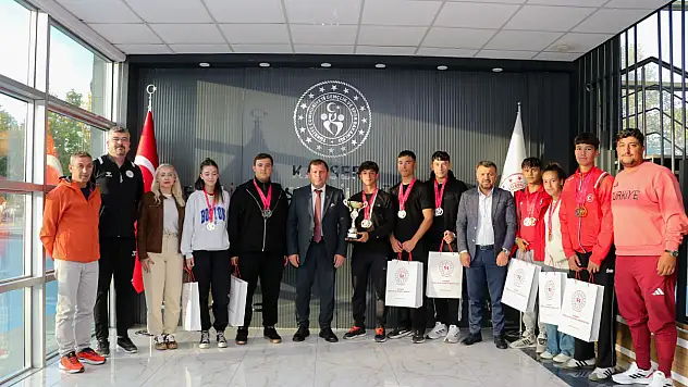 Kayseri'den şampiyonluk çıkarması: Paten takımı Türkiye'nin zirvesinde!