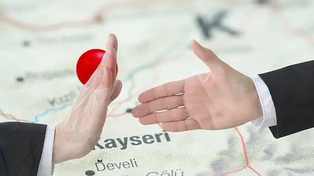 Kayseri'den Türkiye'ye güç gösterisi! O isim rakiplerini tek tek devirdi