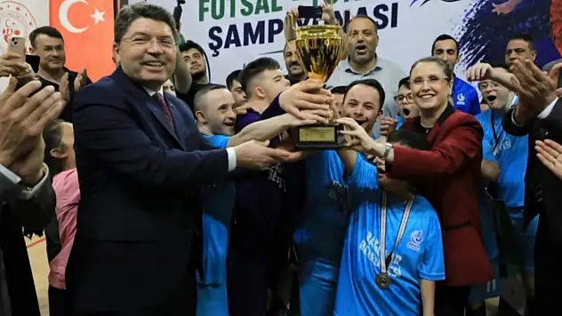 Kayseri'den Türkiye'ye şampiyonluk dersi! Kupayı ezici skorlarla aldılar!