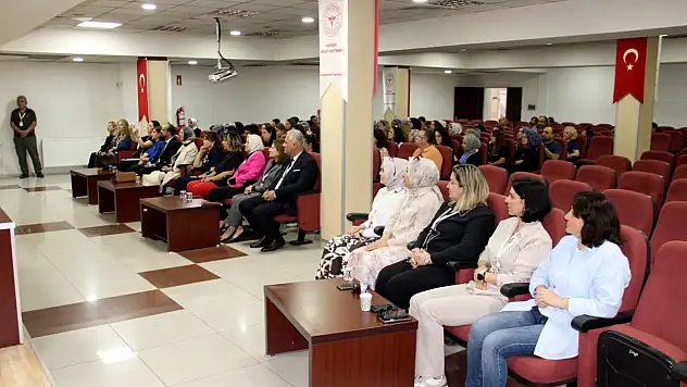 Kayseri Devlet Hastanesi'nde 'Kritik Hastada Beslenme' eğitimi