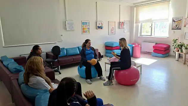 Kayseri Devlet Hastanesinde doğum öncesi anne adayları bilinçleniyor!