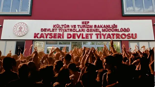 Kayseri Devlet Tiyatrosu Almanya'da ayakta alkışlandı