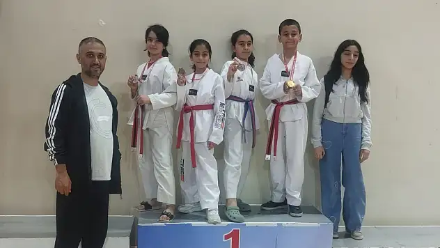 Kayseri Emniyet ERVA öğrencileri bu kez 8 madalya ile kürsüye çıktı!