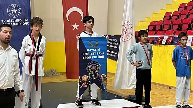 Kayseri Emniyet ERVA Spor Okulu Osmaniye'de madalyaları topladı!