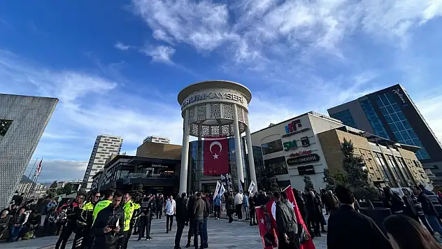Kayseri Forum önündeki kalabalığın sebebi belli oldu!