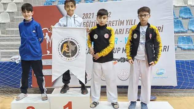 Okullar arası Karate grup müsabakalarında Kayseri rüzgarı esti